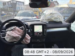 VOLVO XC40 B3, 163 PS