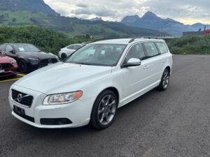 VOLVO V70 D4 AWD