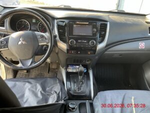 Mitsubishi L200 D-Cab Pick-up 2.4 DID 4×4 Style, 181 PS