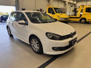 VW Golf VI 1.6 TDI CR BlueM Trendline, 105 PS